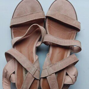 Heeled suede sandals